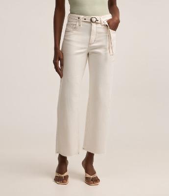 Calça Reta Cropped em Sarja com Cinto Afivelado