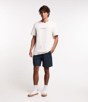 Bermuda Texturizada com Cós Elástico e Cordão para Ajuste