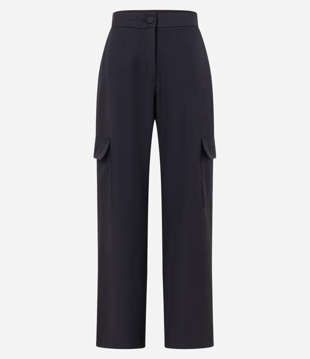 Calça Wide Leg em Crepe com Bolsos Cargo - 1