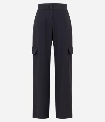 Calça Wide Leg em Crepe com Bolsos Cargo