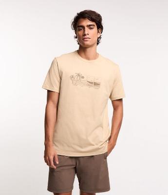 Camiseta Comfort em Algodão com Estampa Minimalista em Quadros Praia