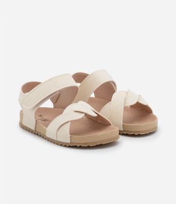 Sandália Infantil em PU com Efeito Camurça e Tira Trançada - Tam 20 ao 27