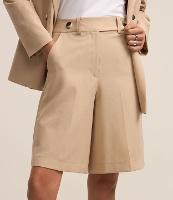 Bermuda Reta Alfaiatada com Botões nas Laterais - 2