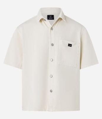 Camisa Boxy em Sarja Estonada com Bolso no Peito