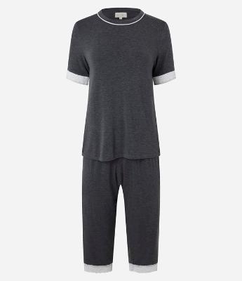 Pijama Capri em Viscose com Detalhes em Renda