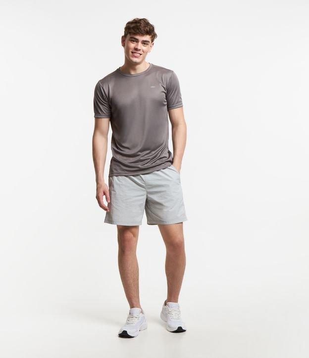 Bermuda Esportiva com Bolsos com Zíper e Lettering Contrastante - 1