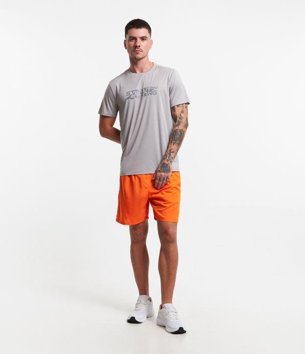 Bermuda Esportiva com Bolsos e recortes Laterais - 1