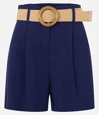Short Clochard em Viscolinho com Cinto Fivela de Madeira