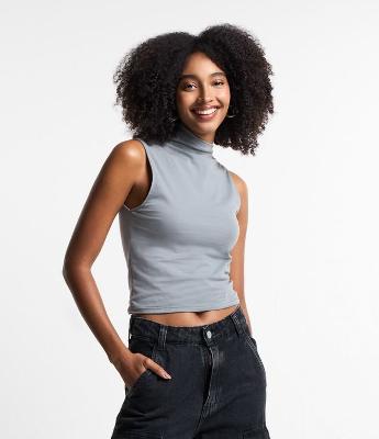 Blusa sem Manga em Algodão e Golinha
 Assimétrica
