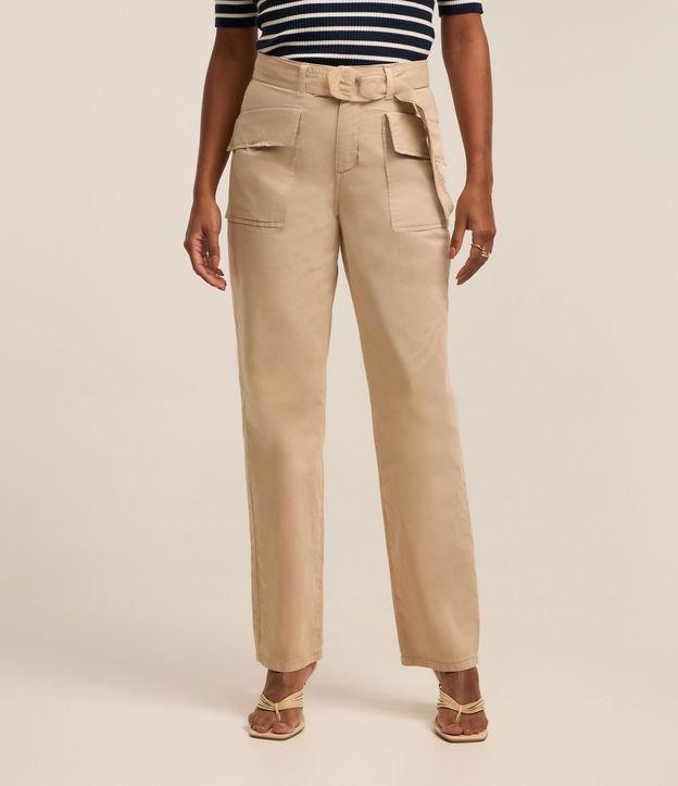 Calça Reta Cintura Média em Sarja com Bolso com Lapela - 1