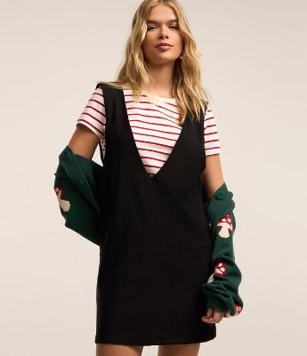 Vestido Salopete em Alfaiataria com Decote V e Bolsos
