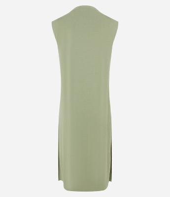 Vestido em Viscose com Ombreiras e Golinha Alta