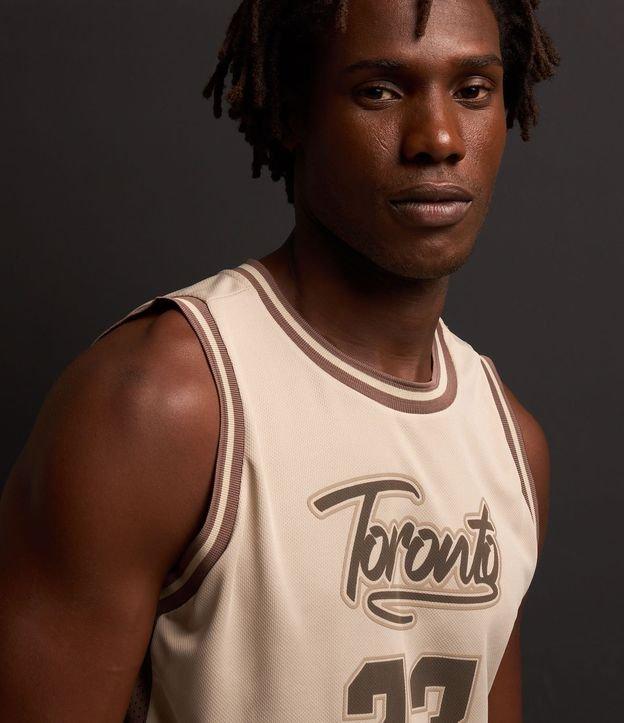 Regata Esportiva de Basquete com Estampa Toronto - 3