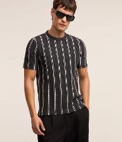 Camiseta em Tecido de Algodão Texturizado com Estampa Listrada - 1