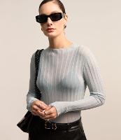 Blusa em Viscose Canelada e Leve Transparência - 1