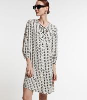 Vestido em Viscose com Abotoamento Frontal e Laço na Gola - 1