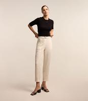 Calça Cenoura em Crepe Airflow com Cinto Elástico - 1