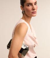 Blusa em Jacquard com Decote Degagê e Estampa Abstrata - 3