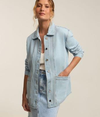 Jaqueta em Jeans com Bolsos e Costura Aparente