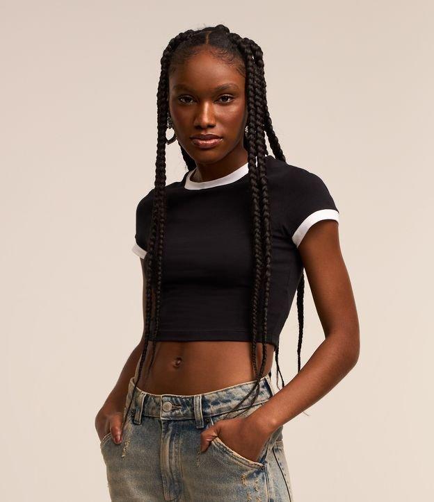 Calça Reta em Jeans Dirty Washed com Bolsos Cargo - 2