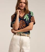 Blusa em Viscose com Estampa Folhagens e Decote Detalhado - 1