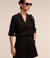 Blusa em Crepe com Detalhes de Pespontos Contrastantes - 3