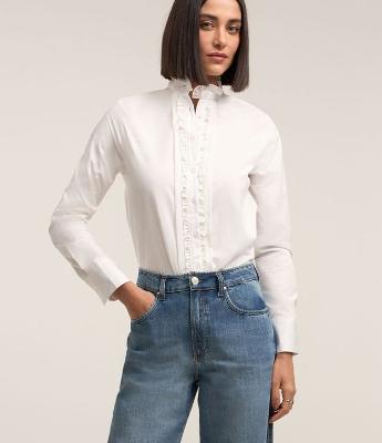 Camisa em Tricoline com Gola Padre e Detalhe Frufru Frontal