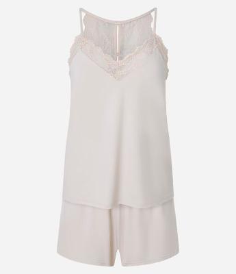 Pijama Short Doll com Detalhes em Renda