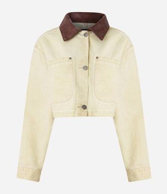 Jaqueta Cropped em Sarja Dirty Washed com Gola Contrastante