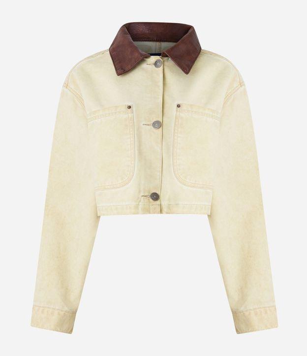 Jaqueta Cropped em Sarja Dirty Washed com Gola Contrastante - 1