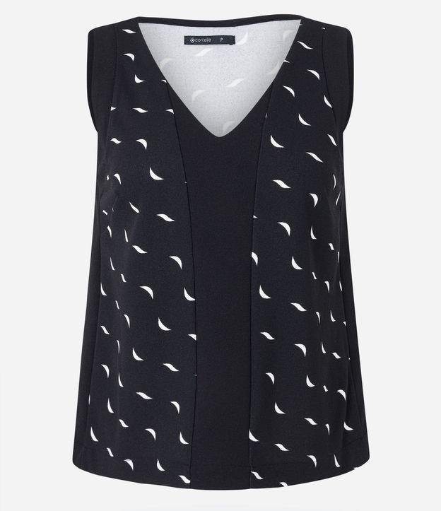 Blusa em Crepe com Decote V e Estampa de Luas - 2