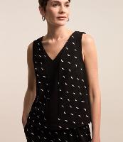 Blusa em Crepe com Decote V e Estampa de Luas - 1