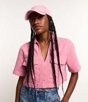 Blusa Cropped em Jeans com Bolsos Frontais e Decote V - 1