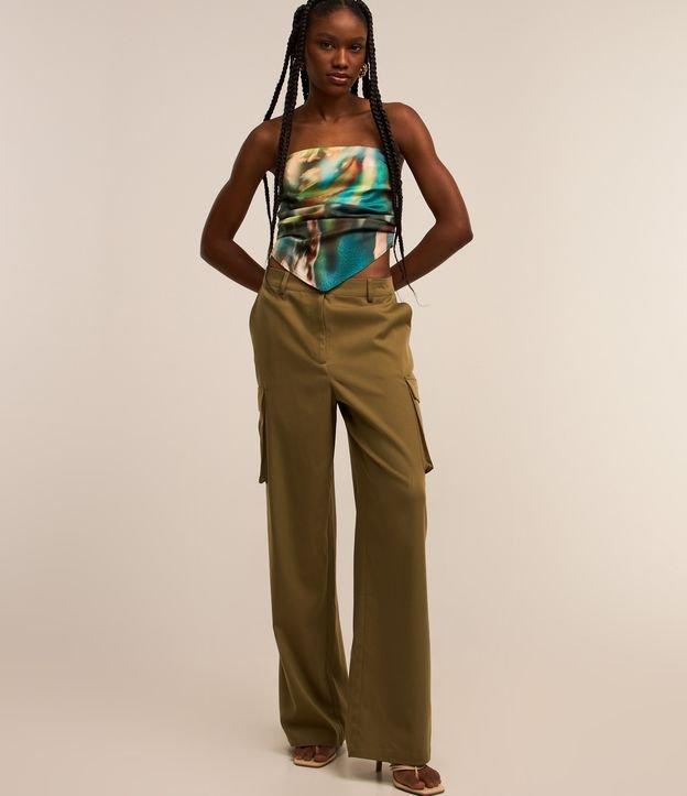 Blusa Tomara que Caia em Crepe com Barra de Ponta e Estampa Abstrata - 1