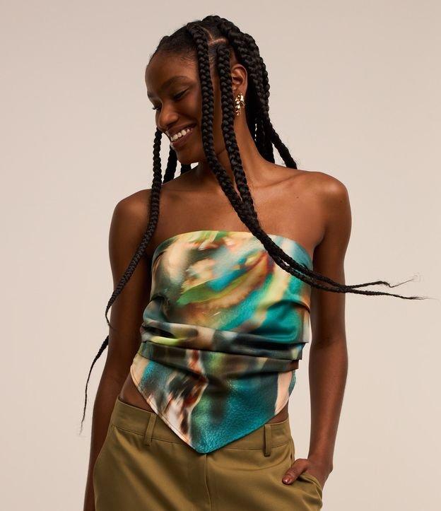 Blusa Tomara que Caia em Crepe com Barra de Ponta e Estampa Abstrata - 2