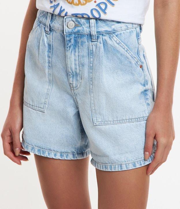 Short Mom em Jeans com Bolso Carpinteiro e Barra Dobrada - 1