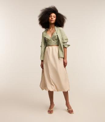 Saia Midi Evasê em Cupro com Cós Elástico