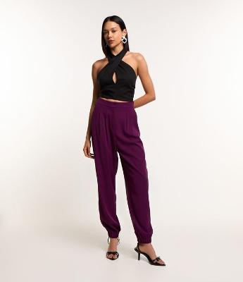 Blusa Cropped em Crepe com Decote Frente Única Cruzado