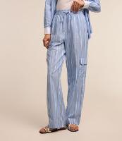 Calça Reta em Tricoline com Bolsos Laterais e Estampa Listras - 2