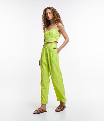 Calca Parachute em Laise com Bordado Paisley e Amarração na Barra