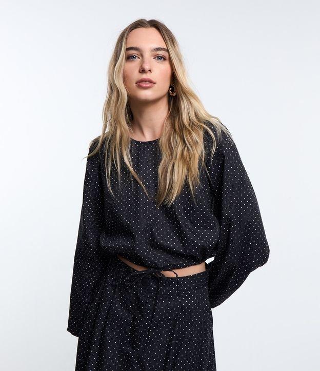 Blusa Cropped em Tricoline Poá com Amarração na Barra - 2