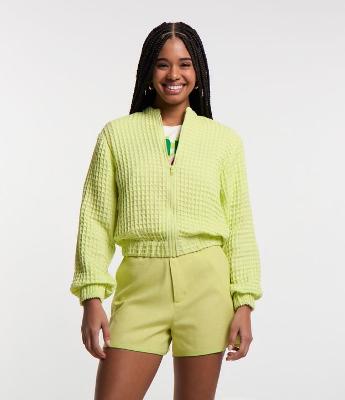 Jaqueta Bomber Maquinetada com Textura