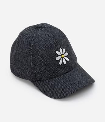 Boné Infantil em Jeans com Bordado de Margarida - Tam U