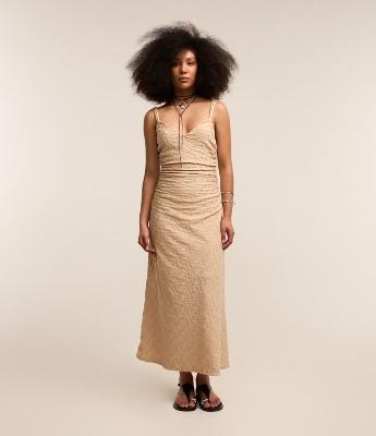 Vestido New Midi Texturizado com Alcinhas Finas