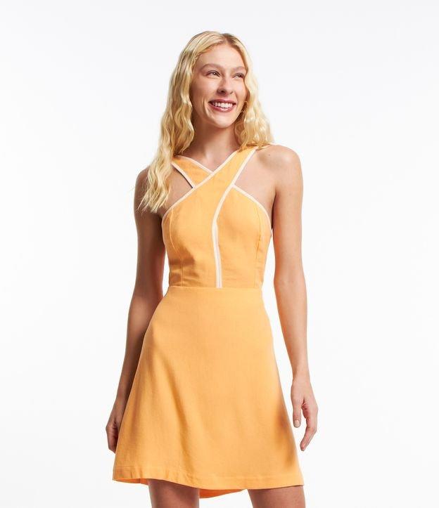 Vestido Curto em Viscose com Linho e Decote Cruzado - 1