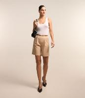 Bermuda Alongada Alfaiatada com Pregas e Estampa Risca de Giz - 1