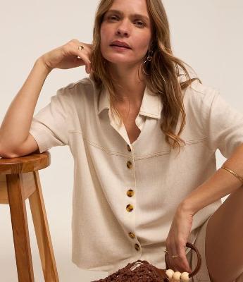 Camisa em Viscolinho com Detalhes Pespontados