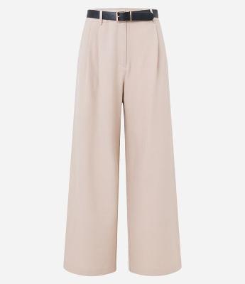Calça Wide Leg Alfaiatada com Cinto Fivela e Pregas
