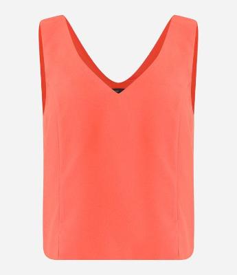 Blusa sem Manga em Crepe com Decote V e Pontas na Barra