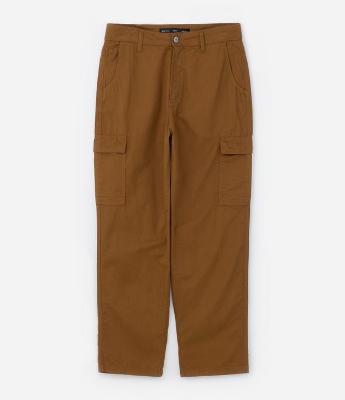 Calça Beggy em Sarja com Bolso Cargo